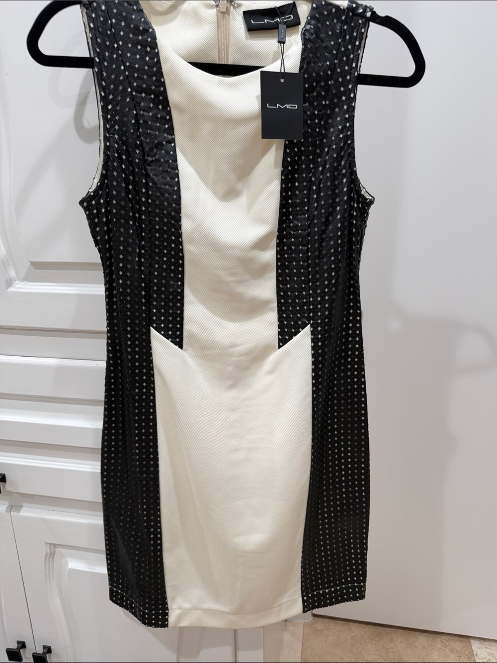 Black & Cream Sleeveless Panel Sheath Dress